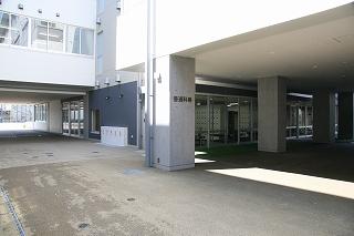 普通科棟玄関(生徒昇降口)