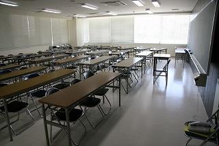中講義室