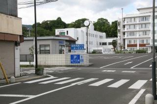 この交差点を左折